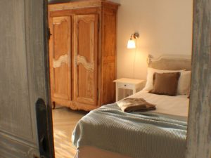 Coup d'oeil dans la chambre