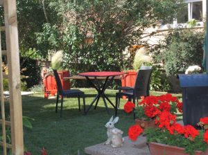 Espace vert devant le gîte