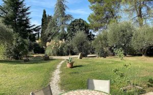Le jardin du gîte est privatif