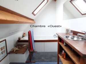 Salle de bain / wc privés de la chambre "Ouest".