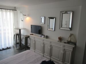 Coin repas, avec télévision