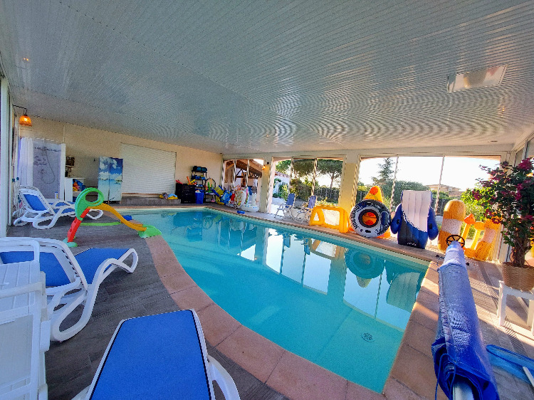 La piscine rien que pour vous est chauffée à 30