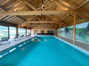 Piscine couverte et chauffée toute l'année 12*6