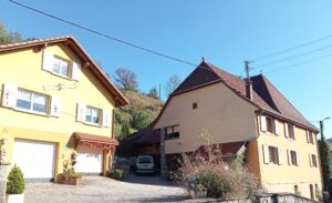 gite des genets et randonneur