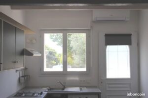 les ouvertures du studio et la climatisation réversible