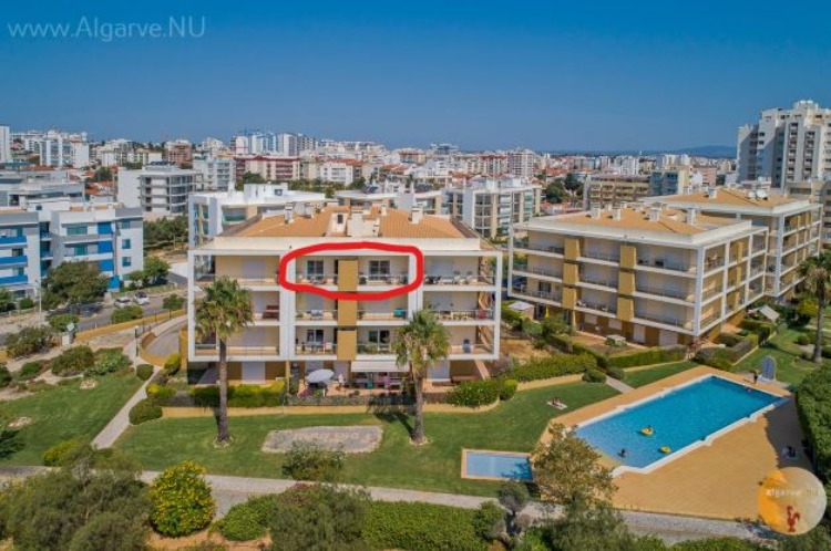 Appartement Vila Arade, près du mer, avec piscine, parking gratuit.