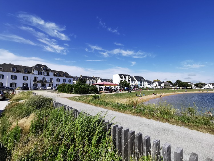 La résidence en face de la plage des enfants
