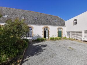 L'entrée de l'appartement dans la cour