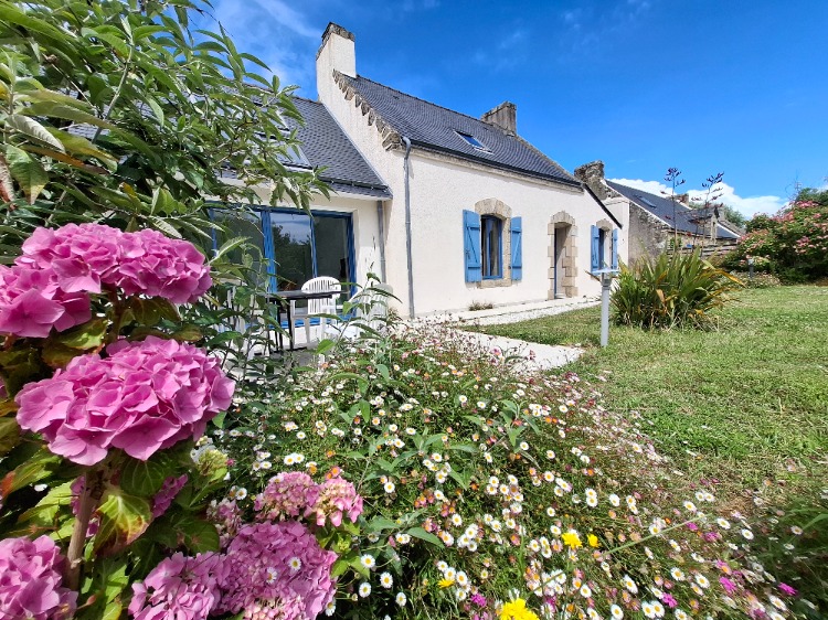 maison et grand jardin privé arboré