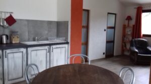 Cuisine et entrées WC et salle de bains