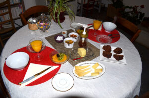 TABLE PETIT DEJEUNER