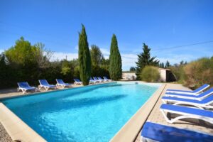 Piscine 6/12m sécurisée a 100m de la location