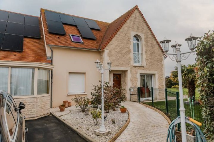 Acces a L appartement du 1er etage