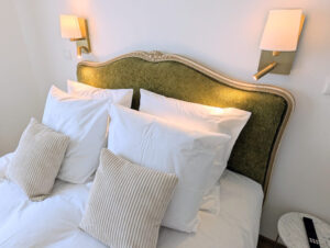 Le confort absolu dans des draps 100% percale de coton et matelas ultra confortable
