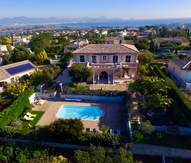 Appartement et son jardin, Rez de chaussée à droite
