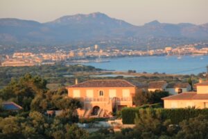 La Bastide dans un quartier calme