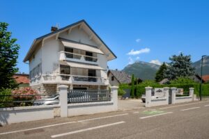 Façades Gîte La Porte des Alpes et La Suite des Sommets Chambéry