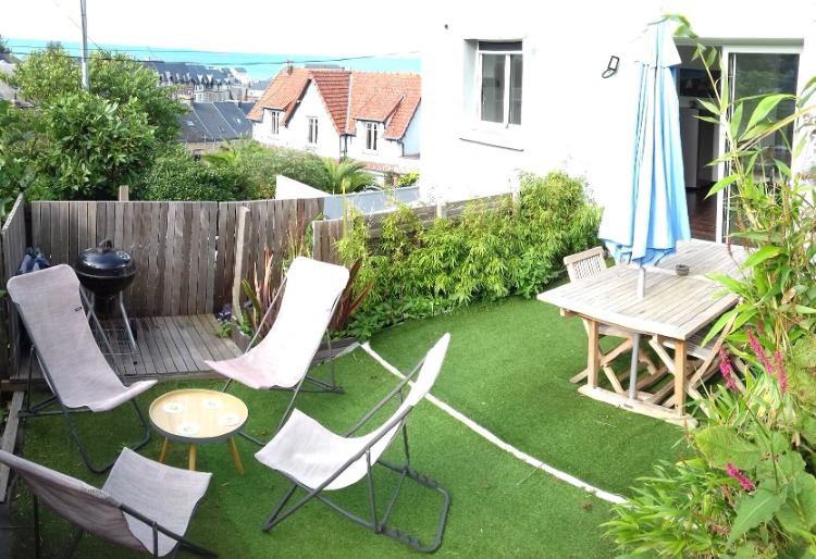 Terrasse avec vue sur mer