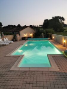 Piscine privatique en saison
