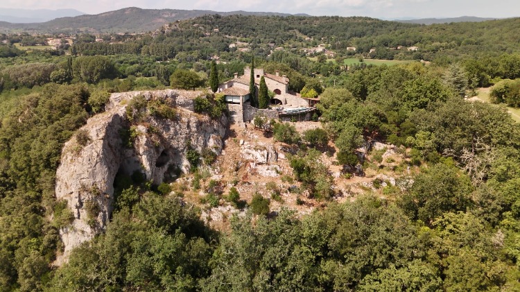 Situation unique à Vallon Pont d'Arc pour une maison authentique